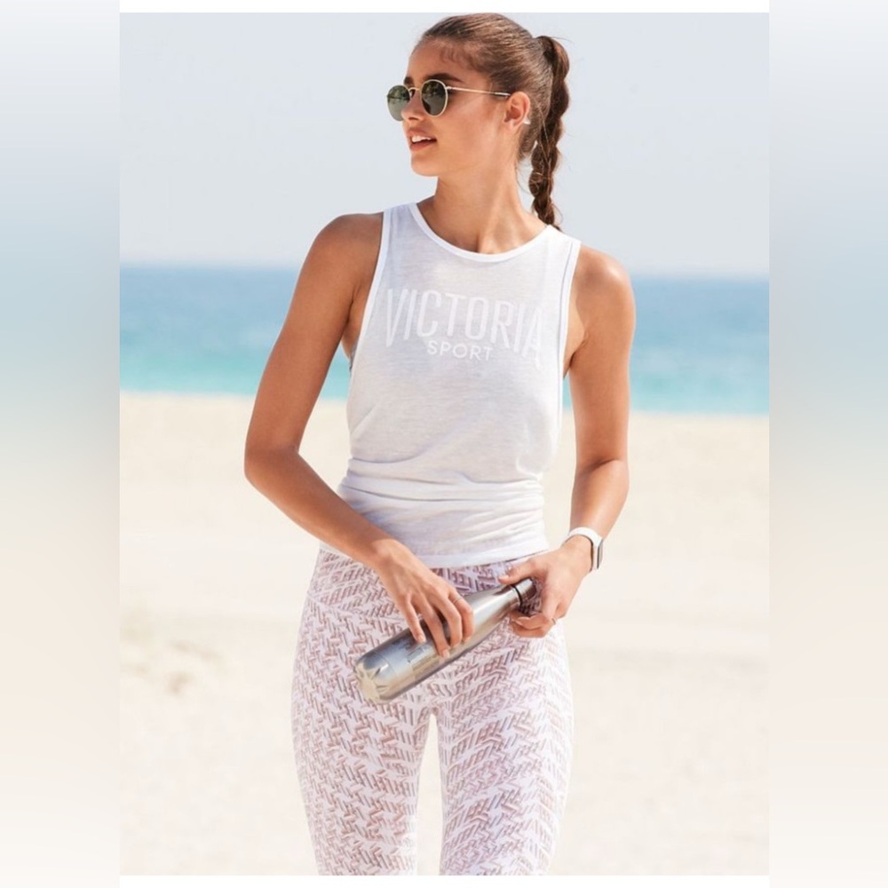 Victoria’s Secret SPORT OPEN BACK TANK TOP
